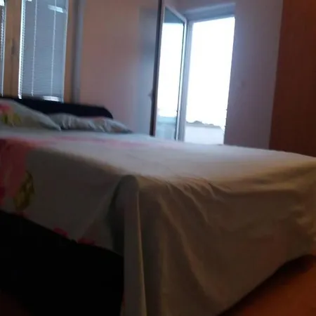 Angie Apartment *