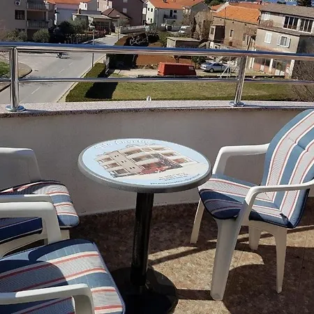 Angie Apartment *