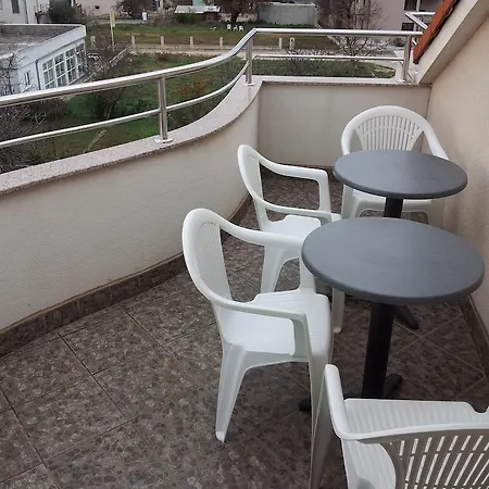 Angie Biograd Na Moru