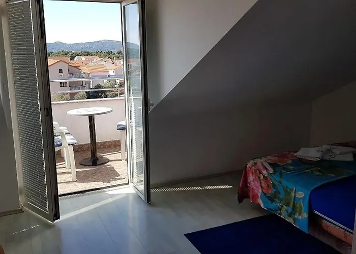 Angie * 비오그라드나모루