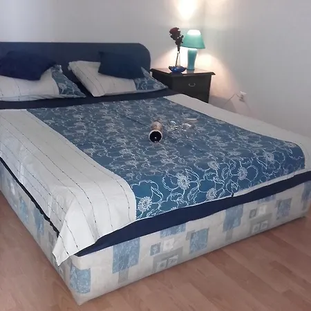 Angie * 比奥格勒·纳·莫鲁