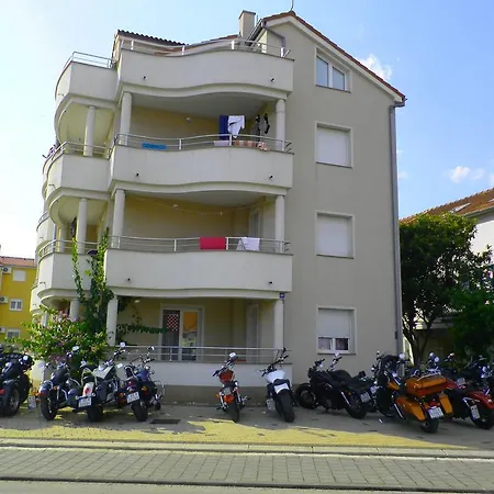 Angie Apartman *