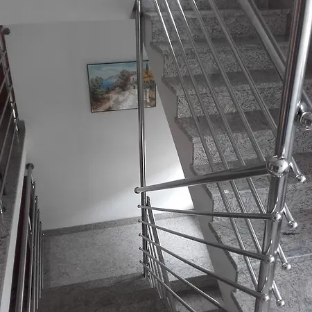 Angie 比奥格勒·纳·莫鲁